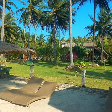 Ary'S Lagoon Bungalow & Hotel Карімунджава Екстер'єр фото