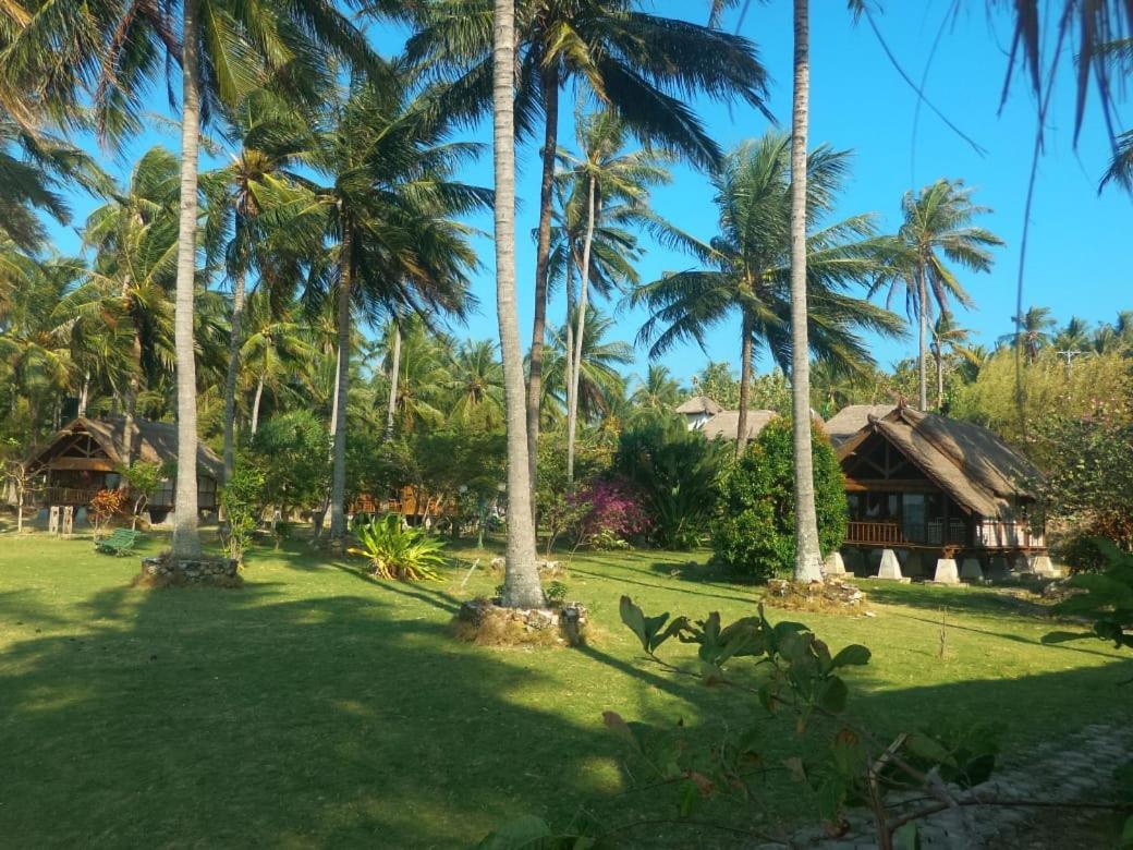 Ary'S Lagoon Bungalow & Hotel Карімунджава Екстер'єр фото