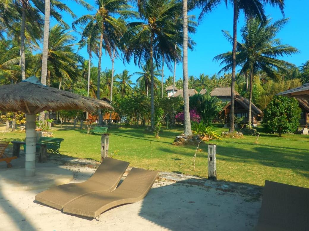 Ary'S Lagoon Bungalow & Hotel Карімунджава Екстер'єр фото